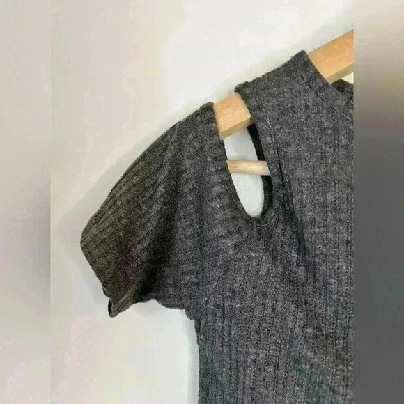 Topshop Women’s Grey Ribbed Sleeve Cut Out Punk Grunge Short  Sleeve Shirt Small - Picture 3 of 9